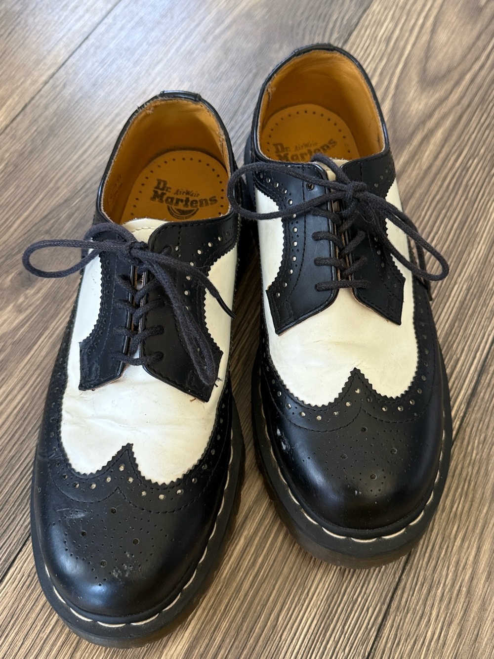 Dr. Martens 3989 Black White Wingtip Brogue Oxfords Spectator Shoes US 10L 9M